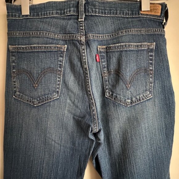 Levis' 515 Bootcut Jeans - Picture 8 of 11